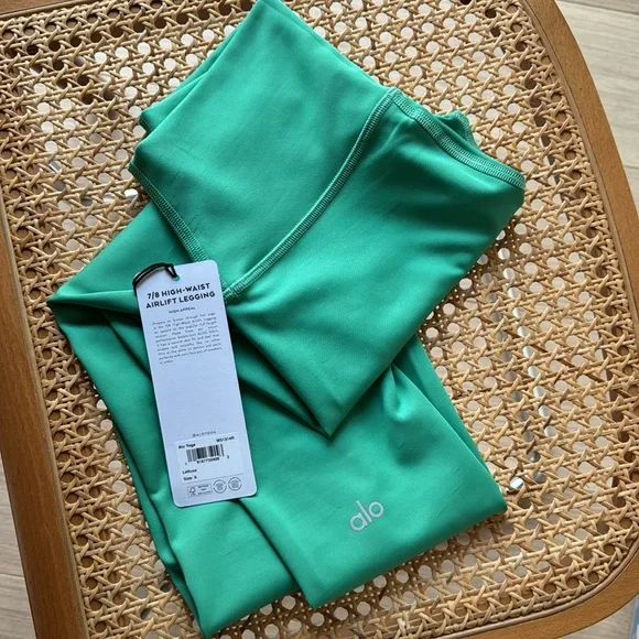 Alo Yoga High Waist Airlift Legging Lettuce NWT - Picture 5 of 5
